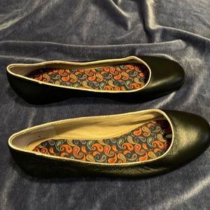 good condition black flats